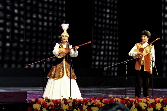 «Дәстүрлі ән» logo